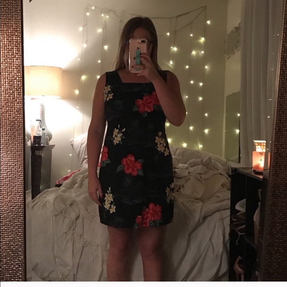 BUNDLE DRESSES - Picture 2 of 4